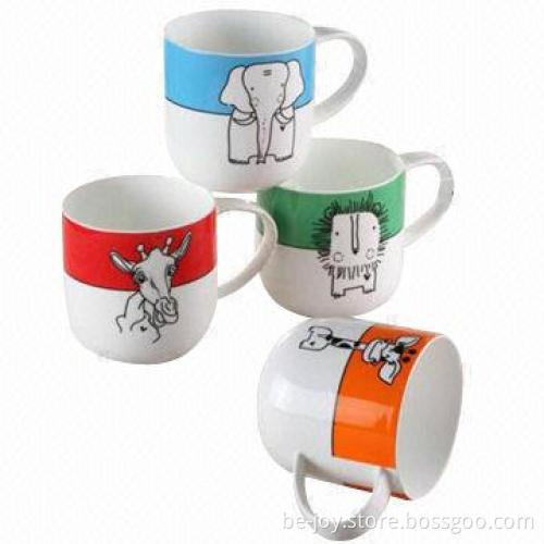 Porcelain mug with animal design